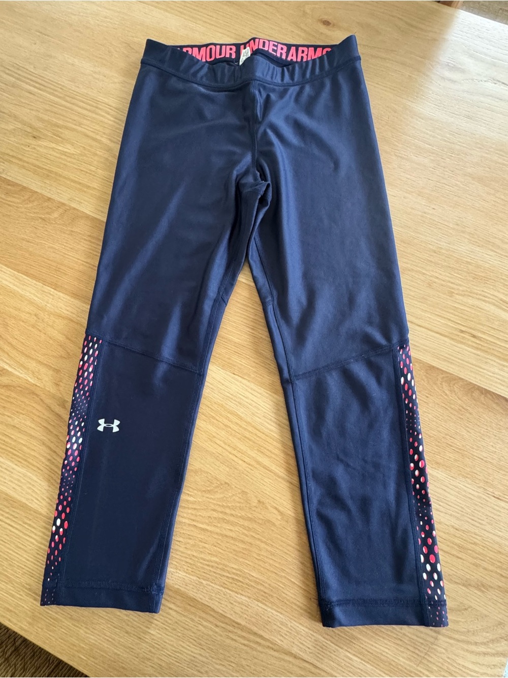 Under Armour Heat Gear compression capri Navy/ Pink  leggings size M